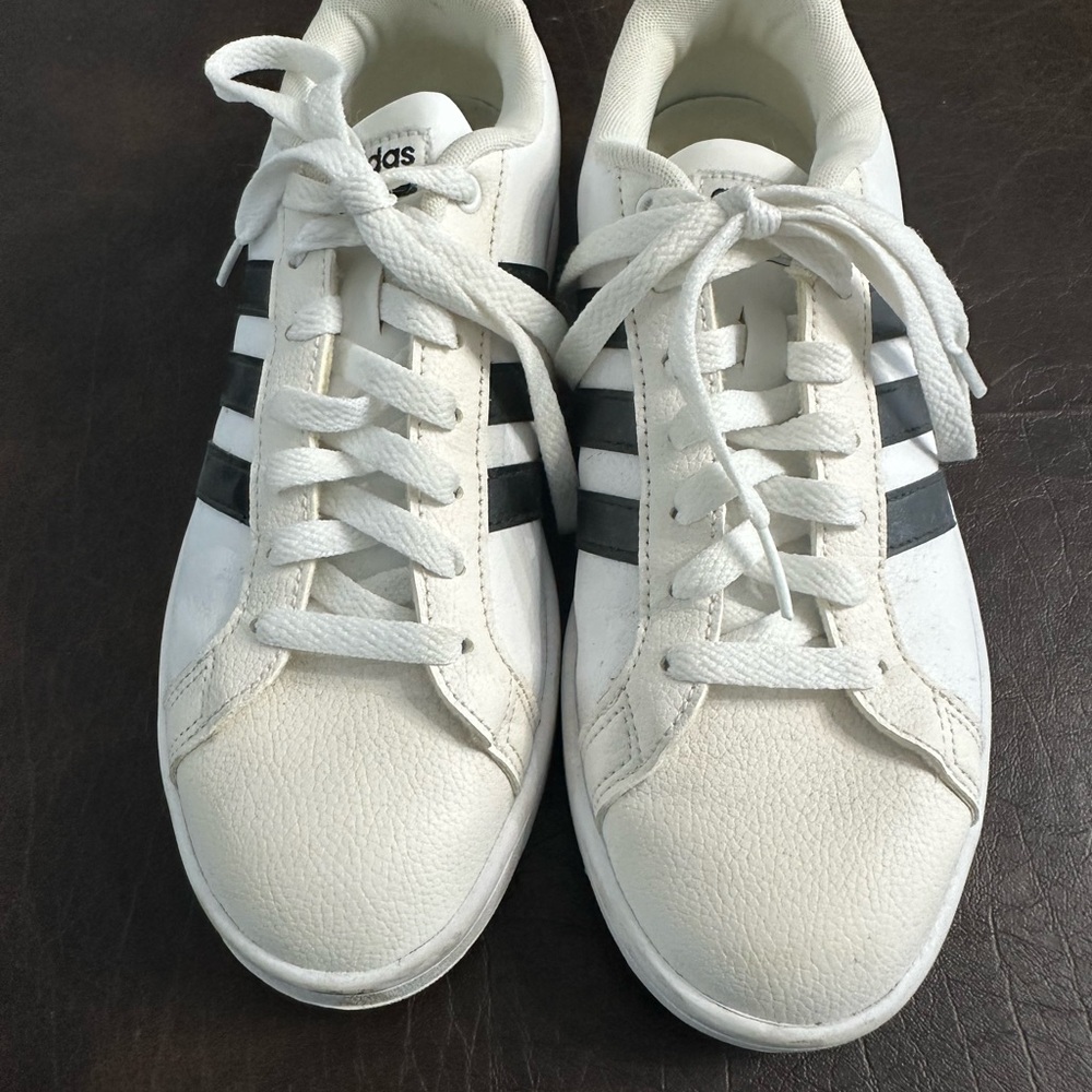 Adidas Classic White and Black Sneakers - Picture 2 of 9